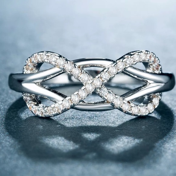 Sterling silver infinity ring - Picture 3 of 4